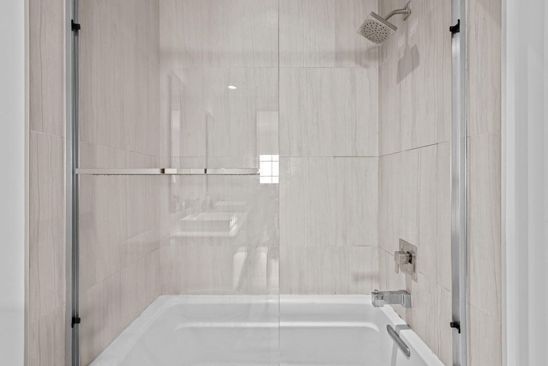 待售: $1,060,000 (2 贝兹, 2 浴室, 1151 平方英尺)