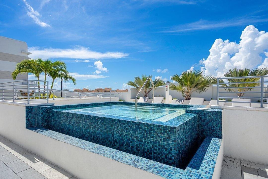 待售: $1,060,000 (2 贝兹, 2 浴室, 1151 平方英尺)