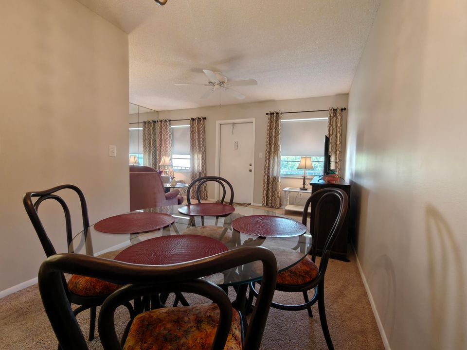 На продажу: $124,999 (1 спален, 1 ванн, 631 Квадратных фут)