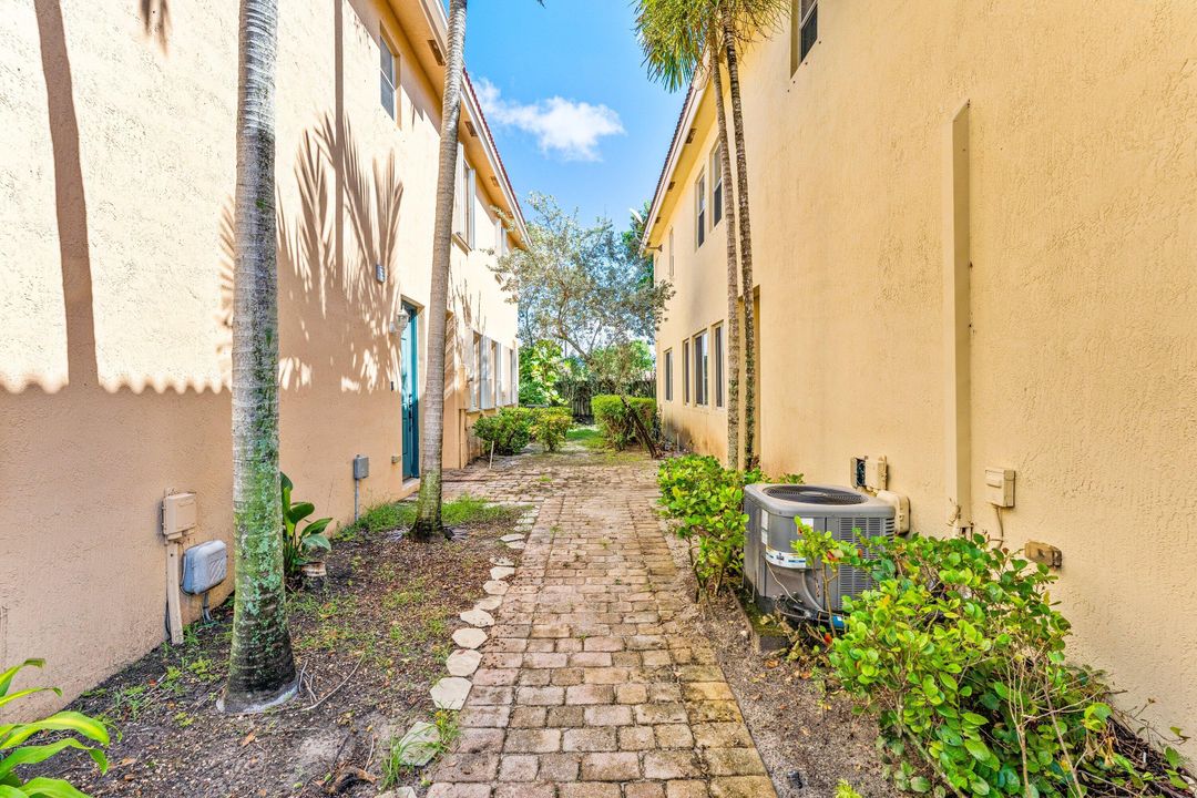 En Venta: $299,000 (3 camas, 2 baños, 1482 Pies cuadrados)