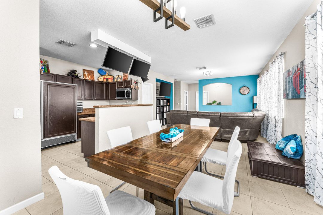 En Venta: $299,000 (3 camas, 2 baños, 1482 Pies cuadrados)