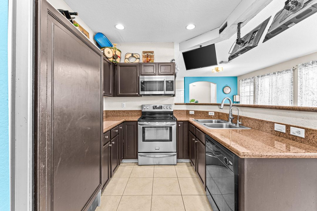 En Venta: $299,000 (3 camas, 2 baños, 1482 Pies cuadrados)