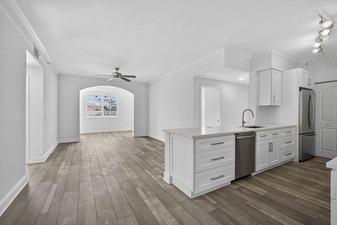 出租: $3,300 (3 贝兹, 2 浴室, 1338 平方英尺)