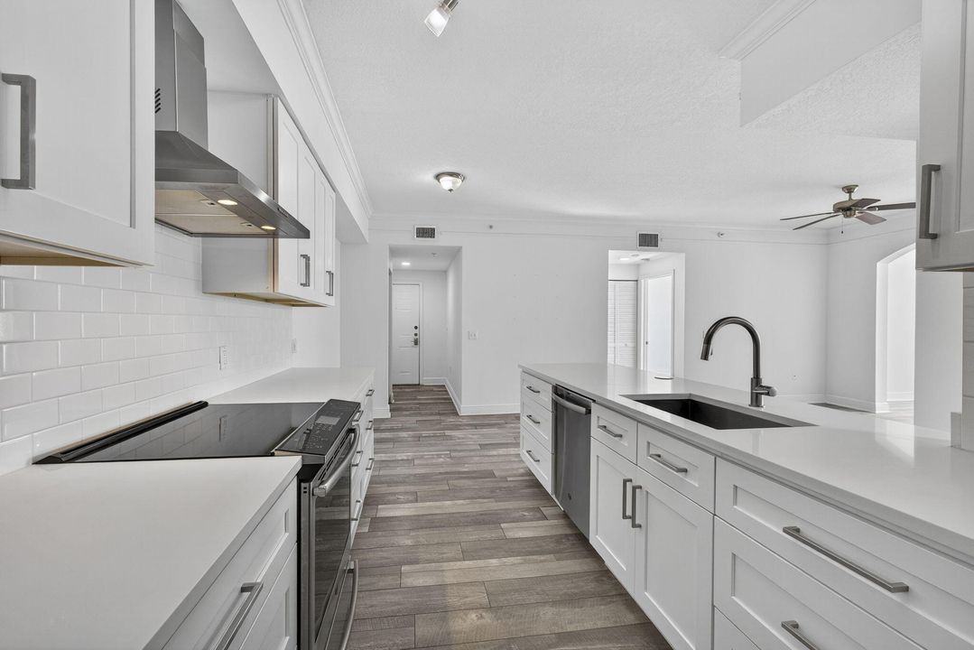 出租: $3,300 (3 贝兹, 2 浴室, 1338 平方英尺)