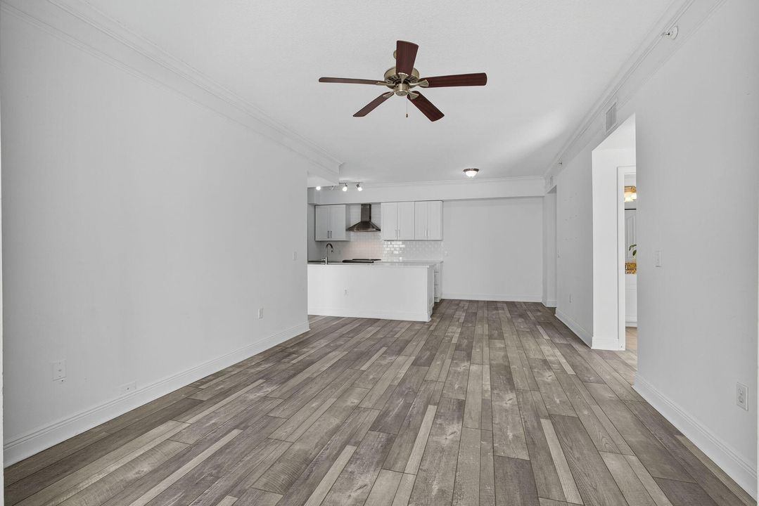 出租: $3,300 (3 贝兹, 2 浴室, 1338 平方英尺)