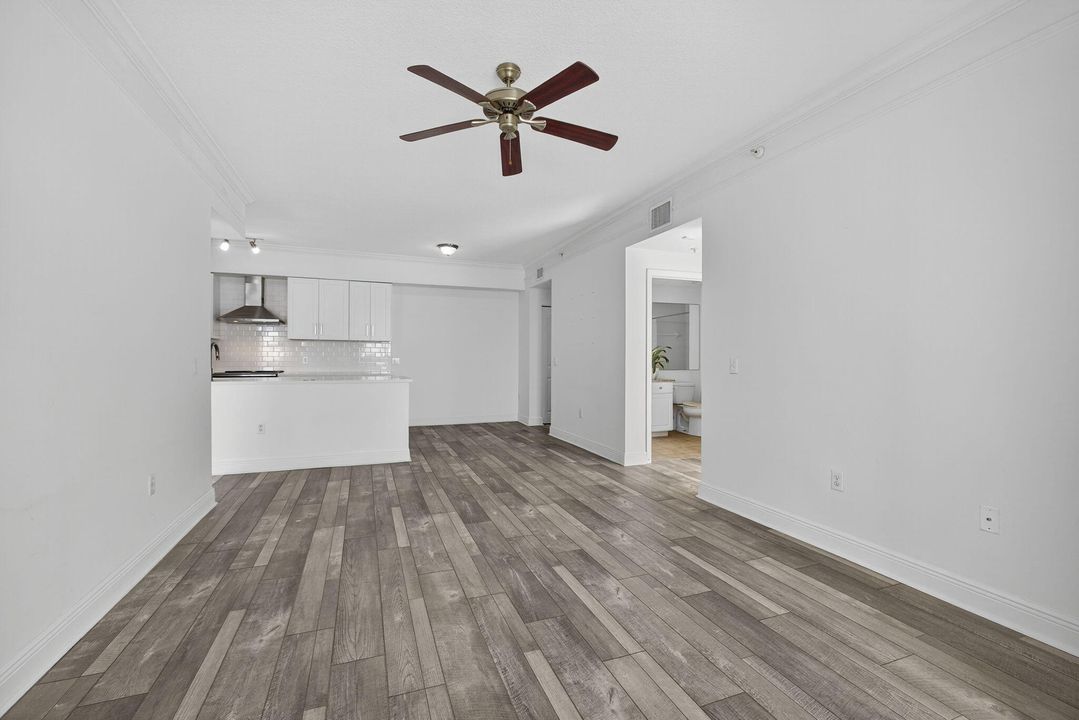 出租: $3,300 (3 贝兹, 2 浴室, 1338 平方英尺)