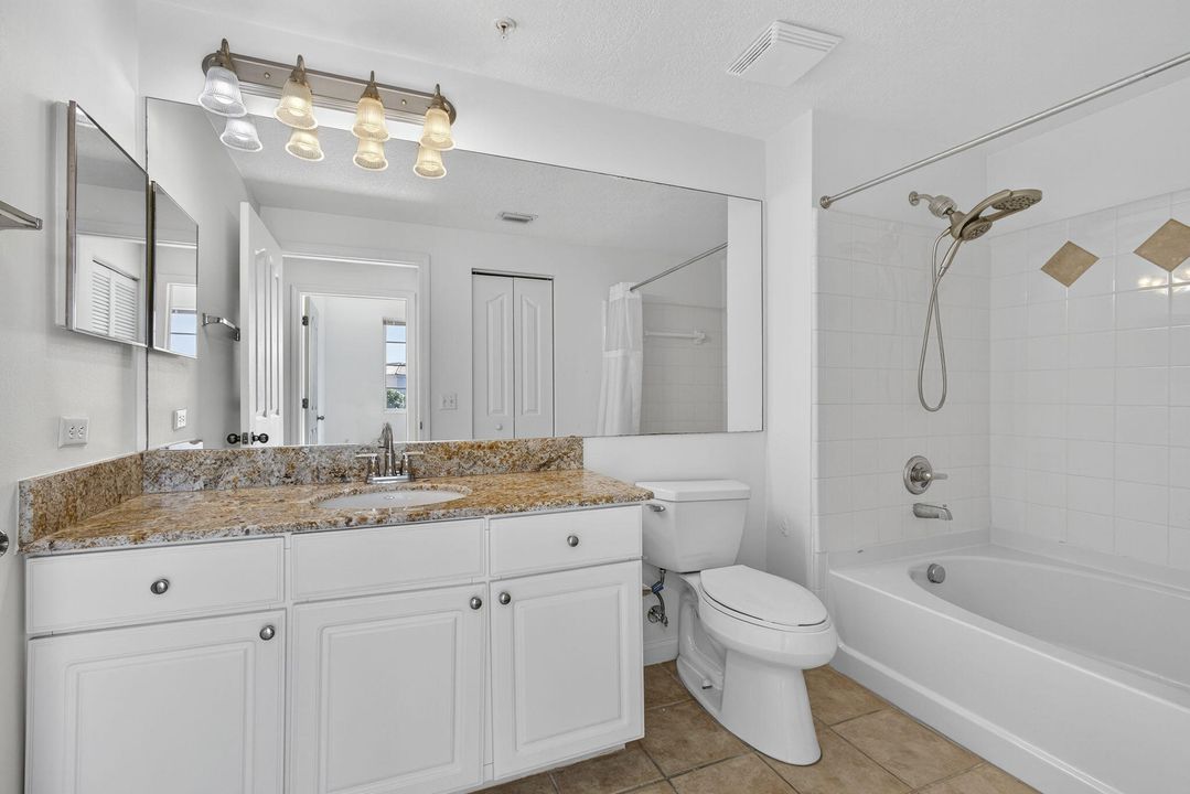 出租: $3,300 (3 贝兹, 2 浴室, 1338 平方英尺)