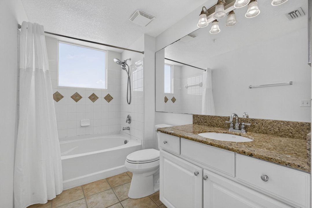 出租: $3,300 (3 贝兹, 2 浴室, 1338 平方英尺)