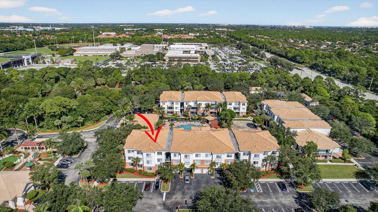 出租: $3,300 (3 贝兹, 2 浴室, 1338 平方英尺)