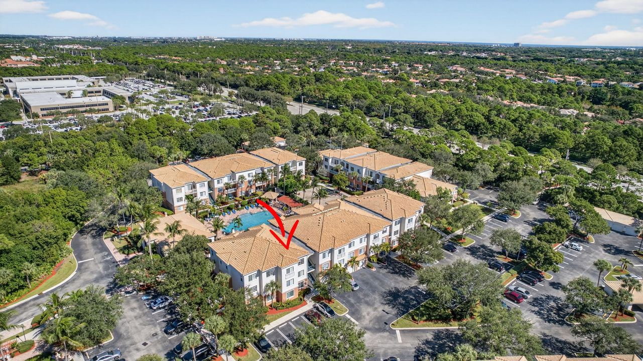 出租: $3,300 (3 贝兹, 2 浴室, 1338 平方英尺)