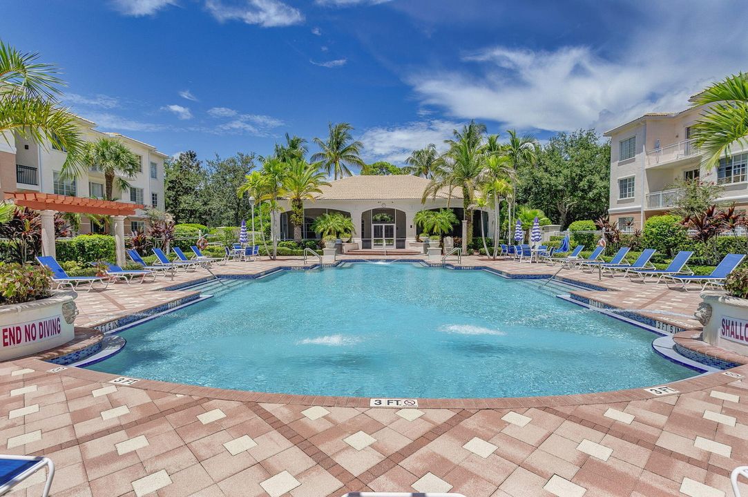 出租: $3,300 (3 贝兹, 2 浴室, 1338 平方英尺)