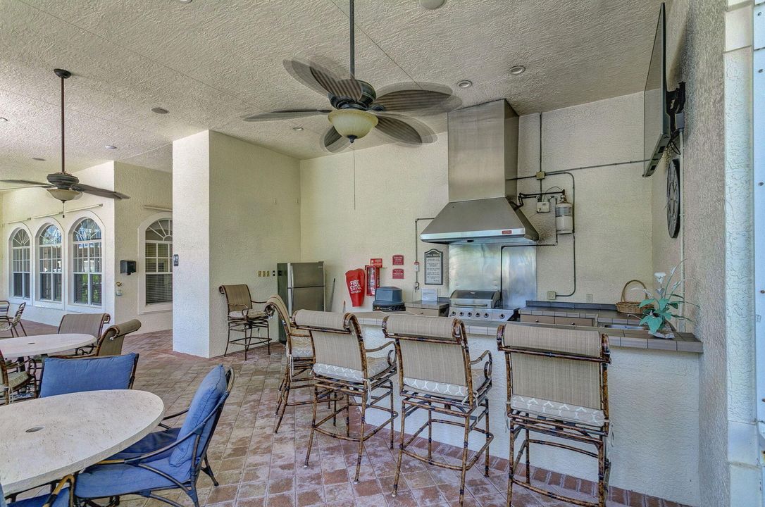 出租: $3,300 (3 贝兹, 2 浴室, 1338 平方英尺)