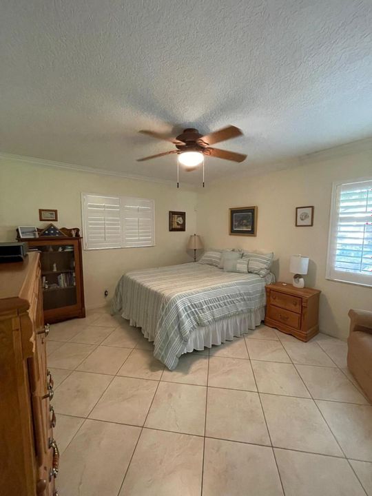 For Sale: $425,000 (2 beds, 2 baths, 1344 Square Feet)