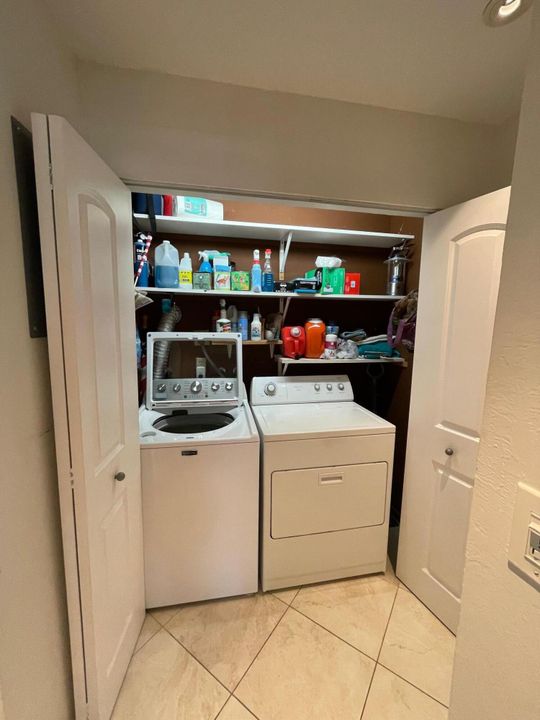 For Sale: $425,000 (2 beds, 2 baths, 1344 Square Feet)