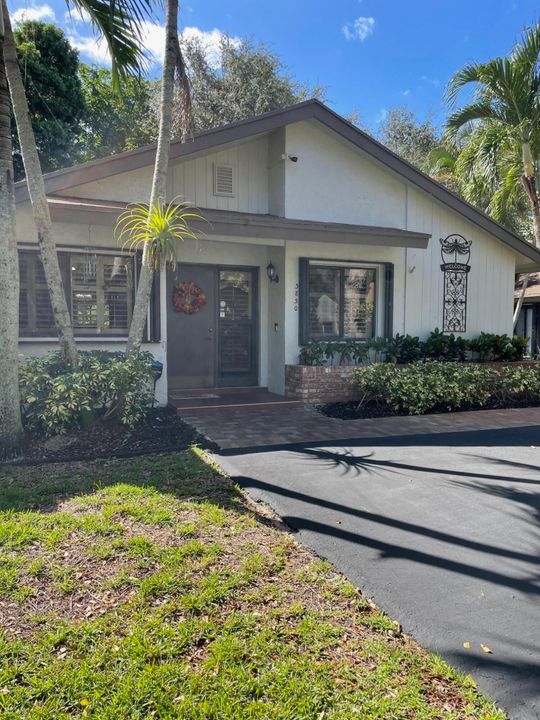 For Sale: $425,000 (2 beds, 2 baths, 1344 Square Feet)