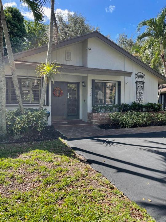 For Sale: $425,000 (2 beds, 2 baths, 1344 Square Feet)