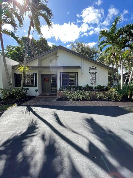 For Sale: $425,000 (2 beds, 2 baths, 1344 Square Feet)