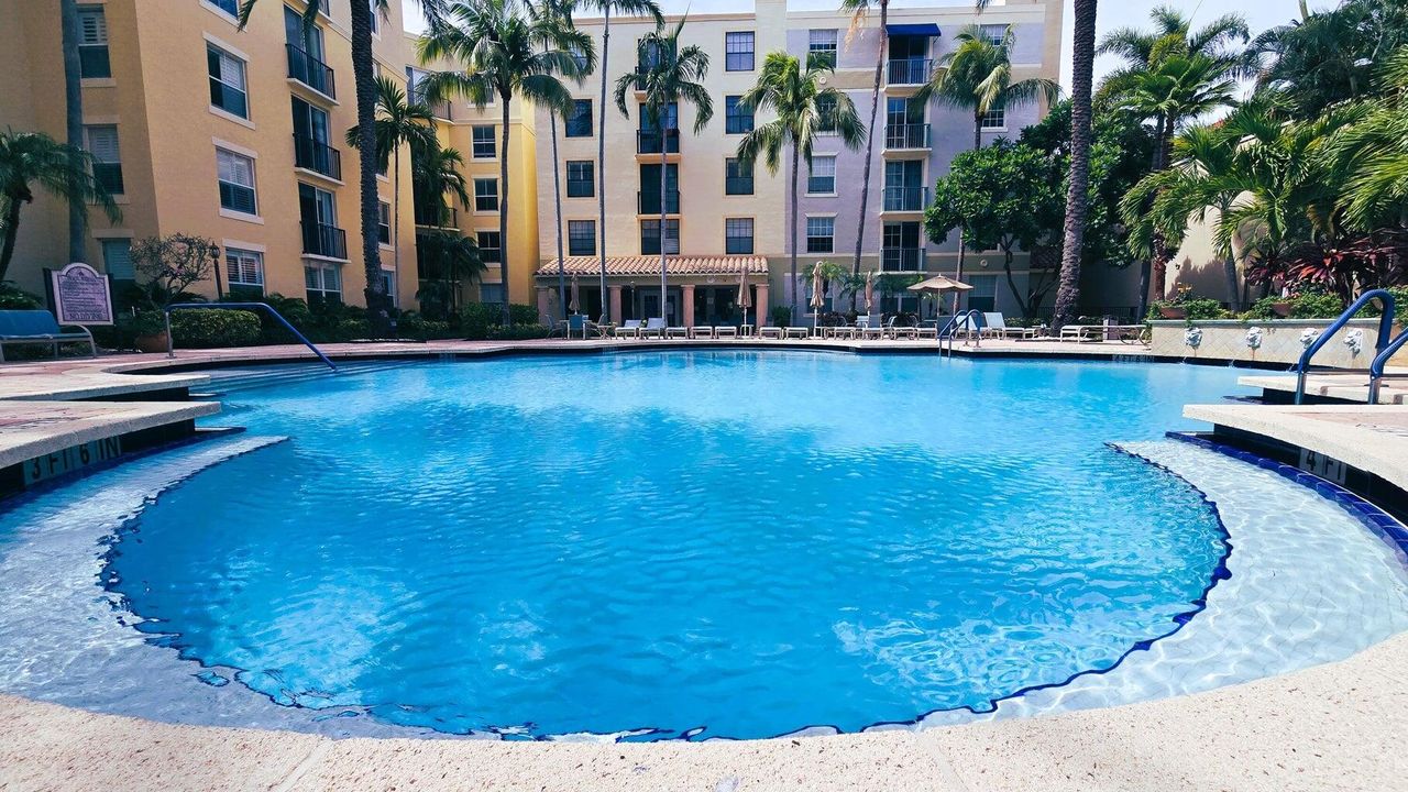 Под контрактом: $3,450 (2 спален, 2 ванн, 1120 Квадратных фут)