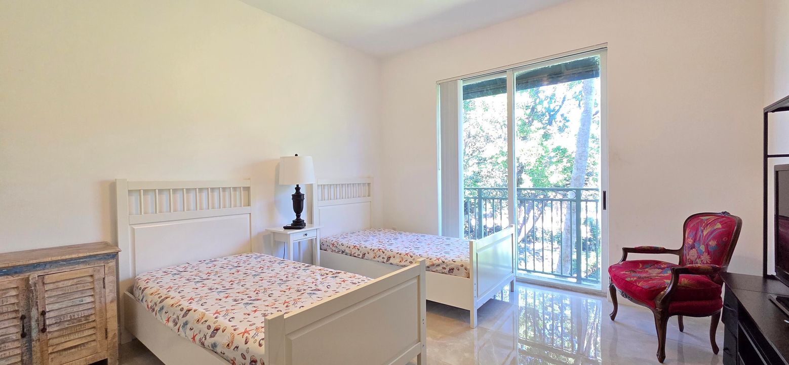 出租: $5,000 (3 贝兹, 2 浴室, 1479 平方英尺)