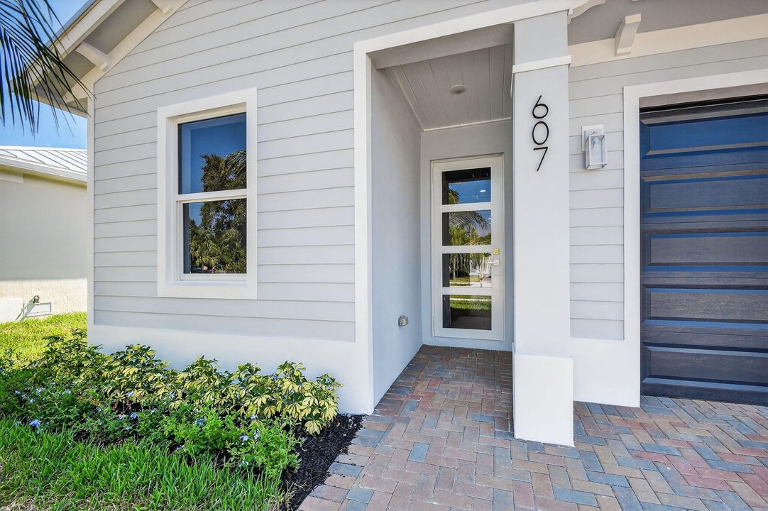 Active With Contract: $799,000 (4 beds, 3 baths, 2161 Square Feet)