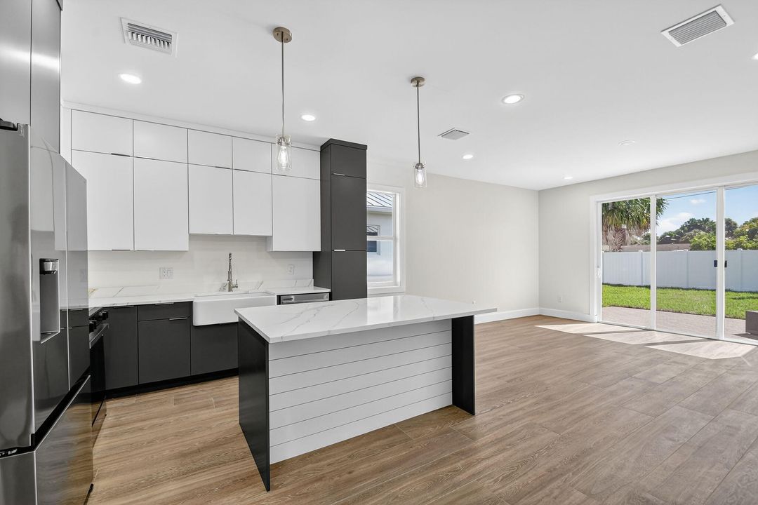 Active With Contract: $799,000 (4 beds, 3 baths, 2161 Square Feet)