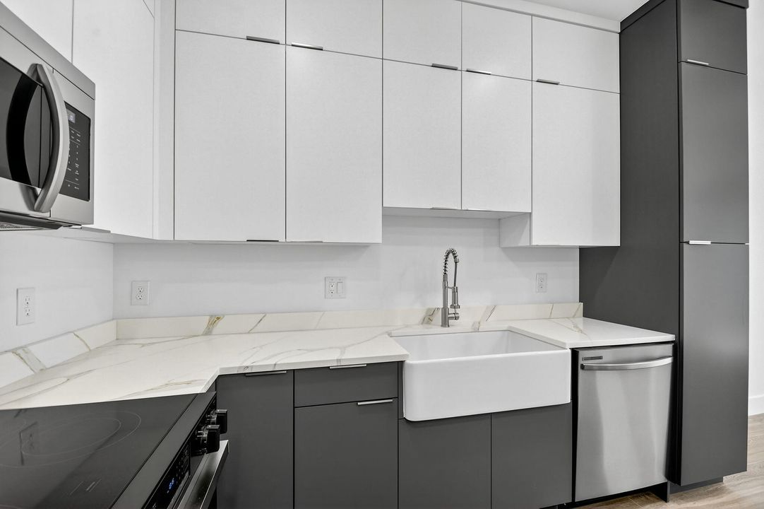 Active With Contract: $799,000 (4 beds, 3 baths, 2161 Square Feet)