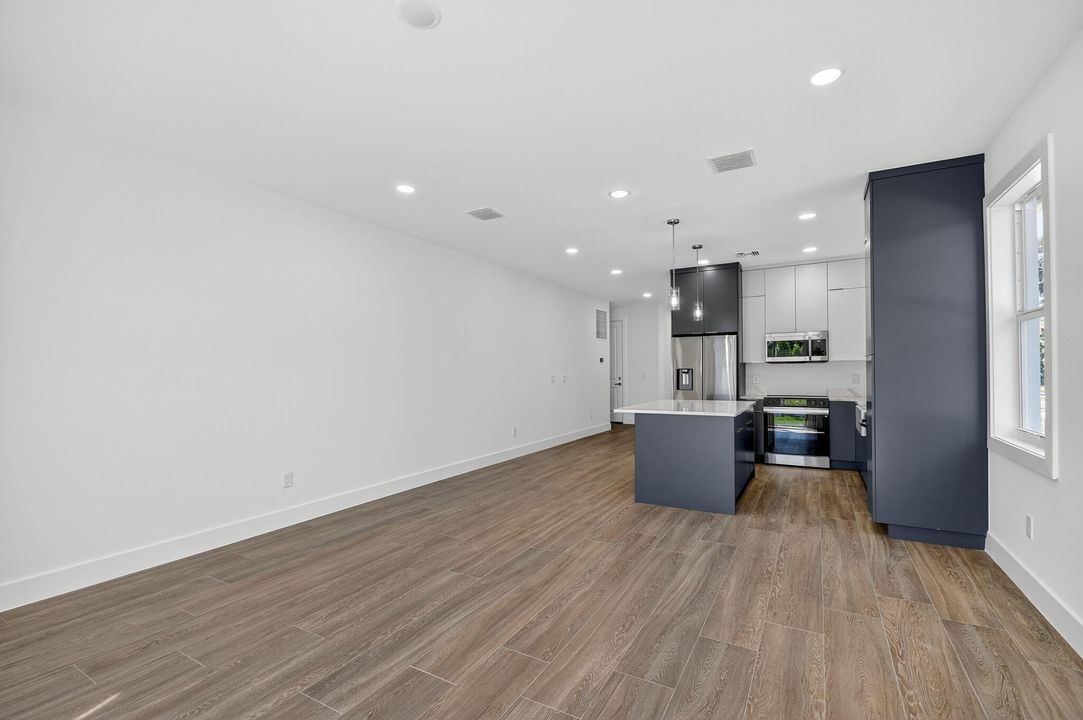 Active With Contract: $799,000 (4 beds, 3 baths, 2161 Square Feet)