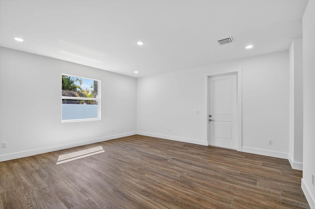 Active With Contract: $799,000 (4 beds, 3 baths, 2161 Square Feet)