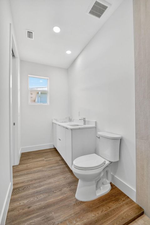 Active With Contract: $799,000 (4 beds, 3 baths, 2161 Square Feet)