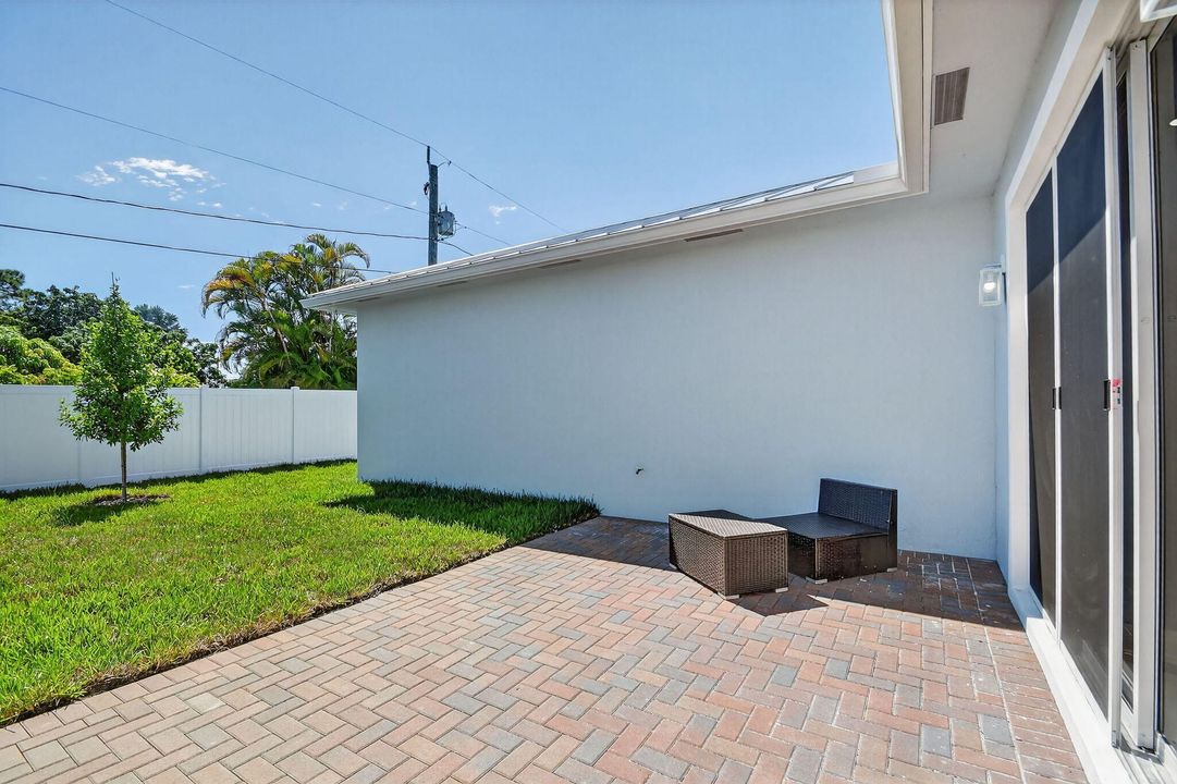 Active With Contract: $799,000 (4 beds, 3 baths, 2161 Square Feet)