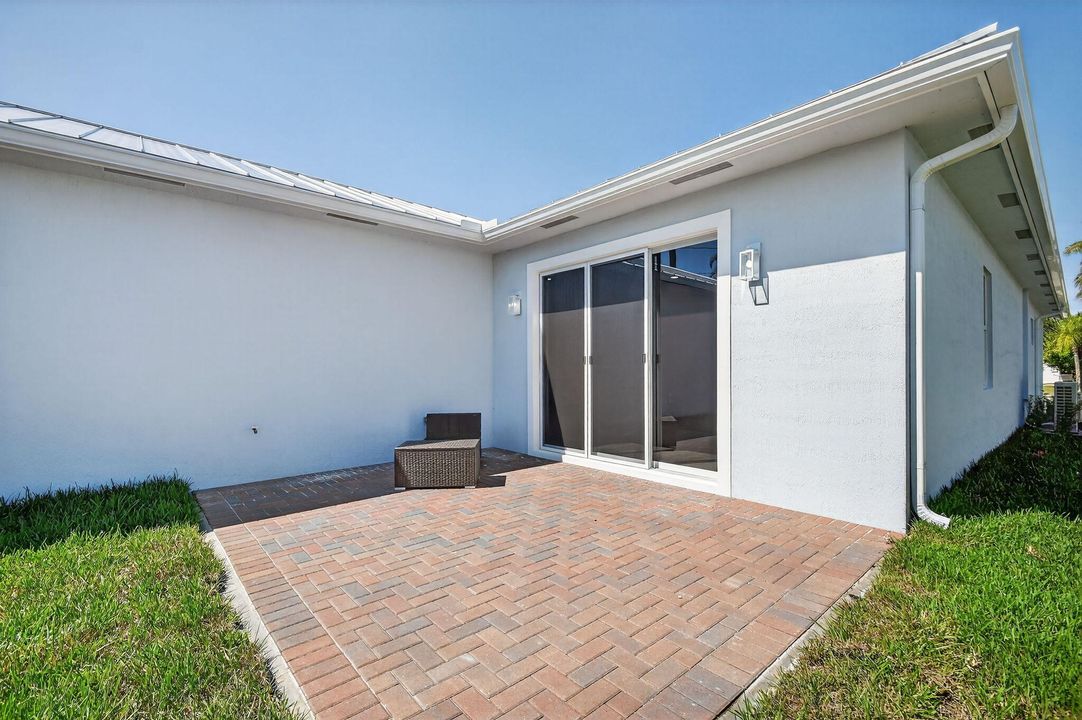 Active With Contract: $799,000 (4 beds, 3 baths, 2161 Square Feet)