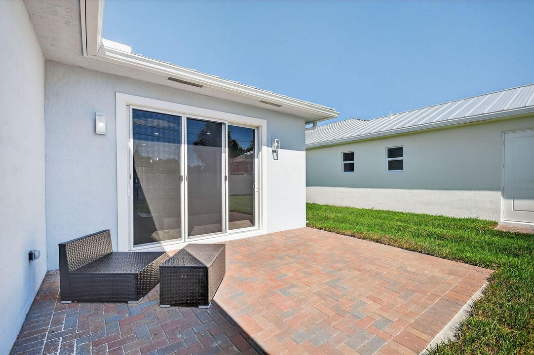 Active With Contract: $799,000 (4 beds, 3 baths, 2161 Square Feet)