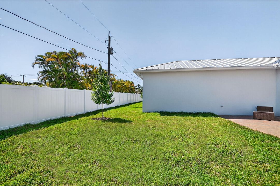 Active With Contract: $799,000 (4 beds, 3 baths, 2161 Square Feet)