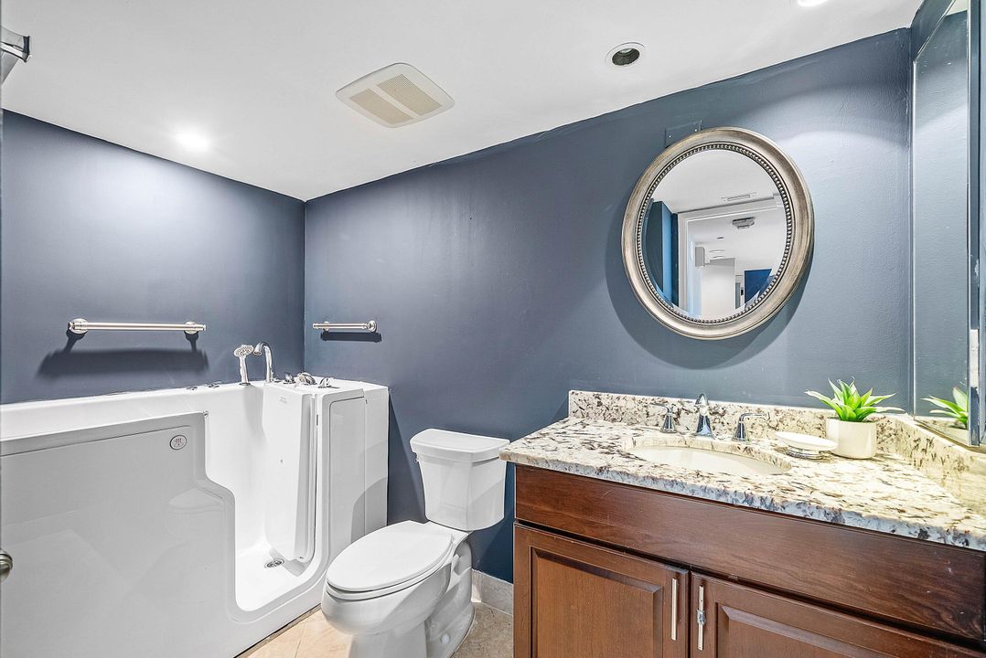 合同活跃: $827,000 (2 贝兹, 2 浴室, 1452 平方英尺)