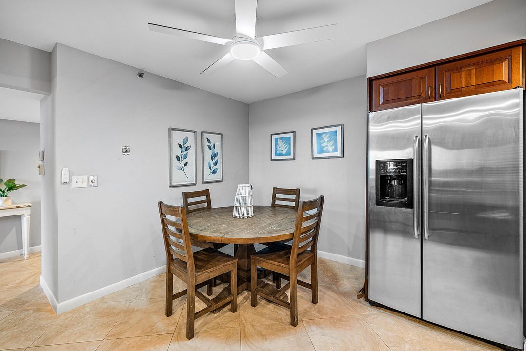 合同活跃: $827,000 (2 贝兹, 2 浴室, 1452 平方英尺)