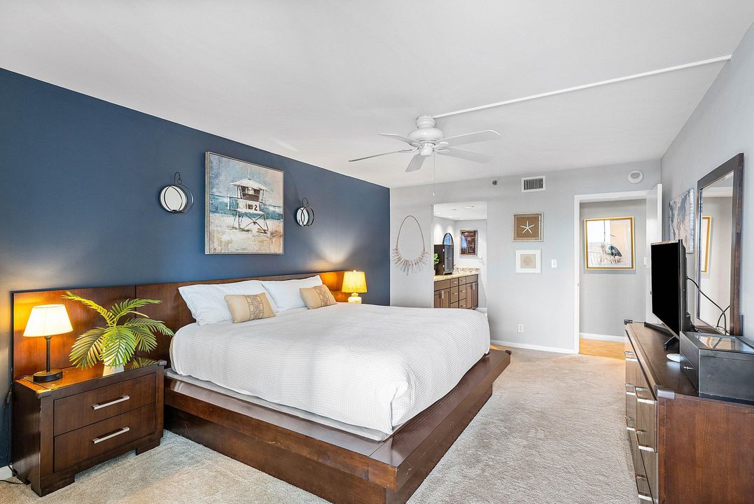 合同活跃: $827,000 (2 贝兹, 2 浴室, 1452 平方英尺)