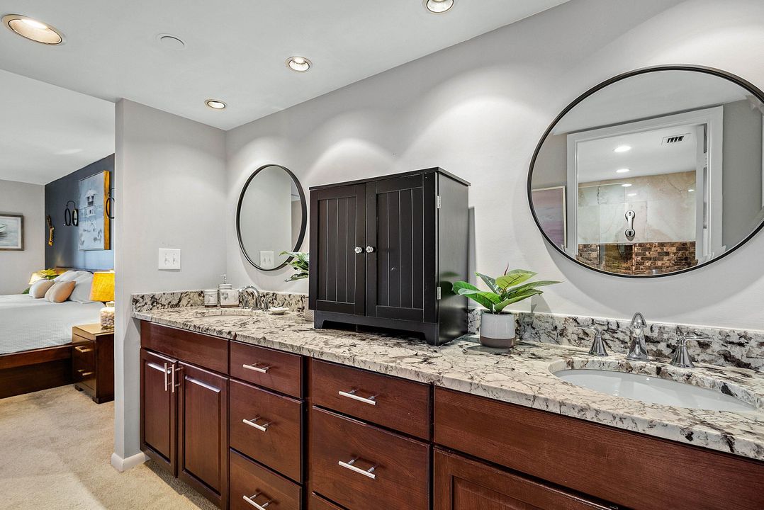 合同活跃: $827,000 (2 贝兹, 2 浴室, 1452 平方英尺)