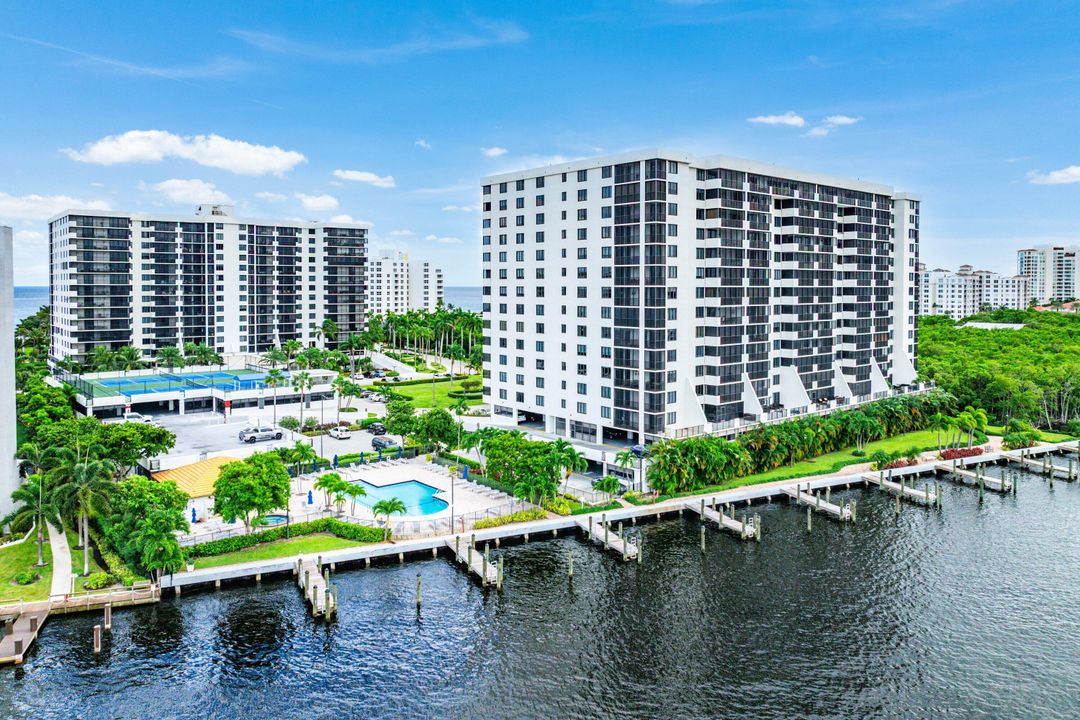 合同活跃: $827,000 (2 贝兹, 2 浴室, 1452 平方英尺)