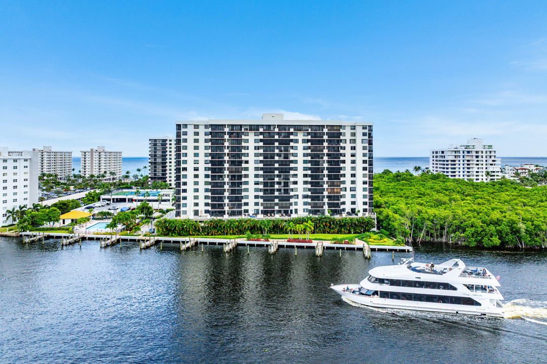 合同活跃: $827,000 (2 贝兹, 2 浴室, 1452 平方英尺)