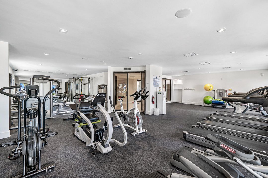 合同活跃: $827,000 (2 贝兹, 2 浴室, 1452 平方英尺)