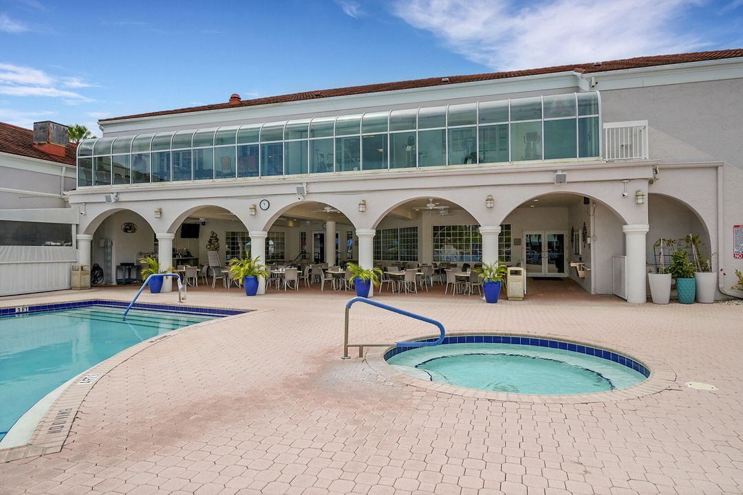 For Sale: $215,000 (3 beds, 2 baths, 1692 Square Feet)