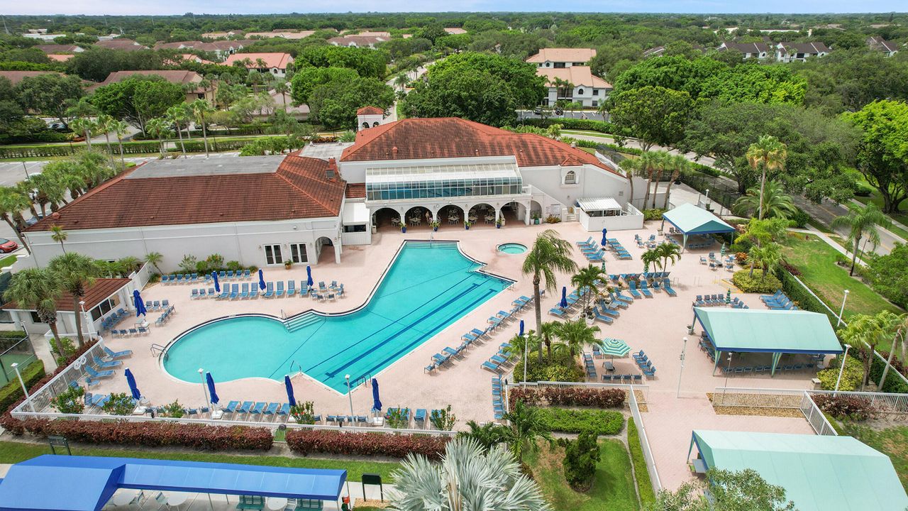 For Sale: $215,000 (3 beds, 2 baths, 1692 Square Feet)