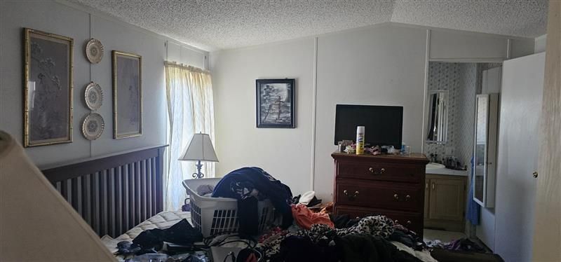 For Sale: $120,000 (2 beds, 2 baths, 924 Square Feet)