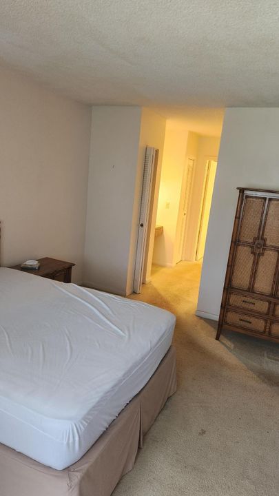 В аренду: $1,200 (1 спален, 1 ванн, 928 Квадратных фут)