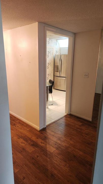 В аренду: $1,200 (1 спален, 1 ванн, 928 Квадратных фут)