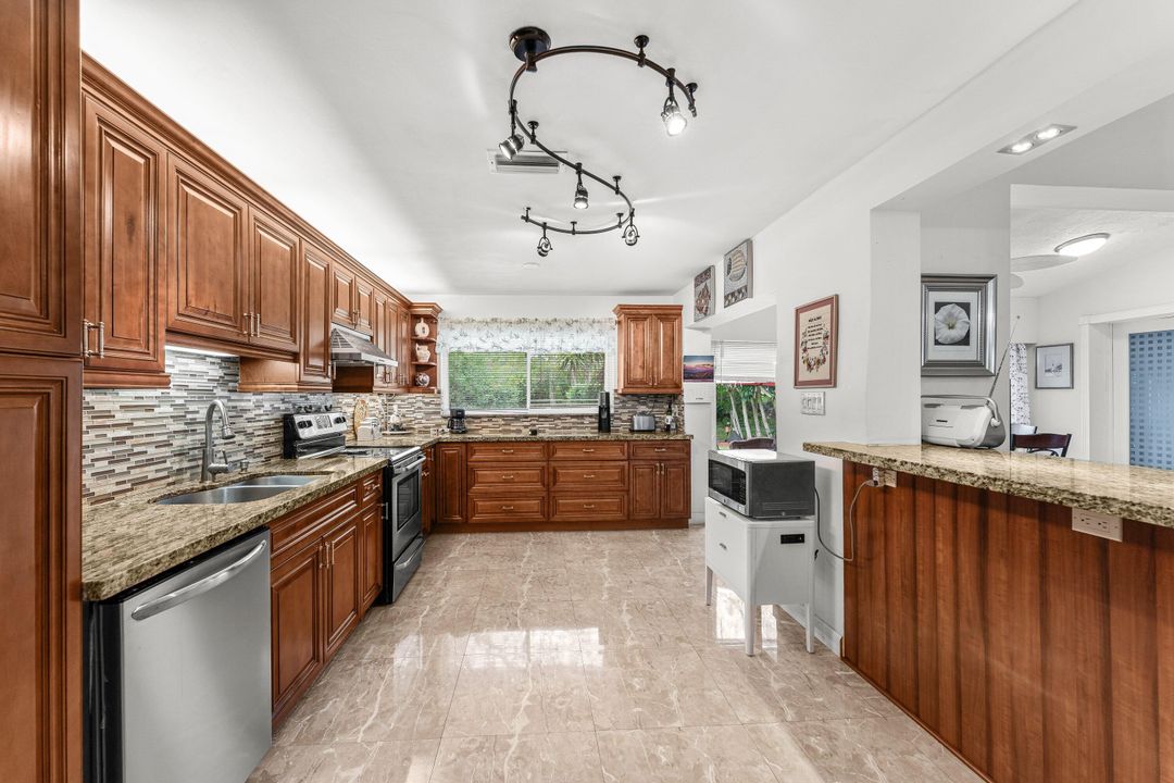 待售: $349,900 (3 贝兹, 2 浴室, 1809 平方英尺)