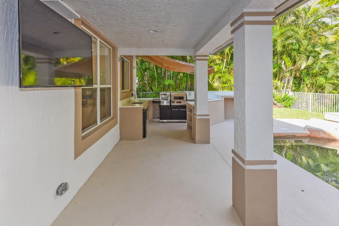 Active With Contract: $999,000 (5 beds, 4 baths, 3212 Square Feet)