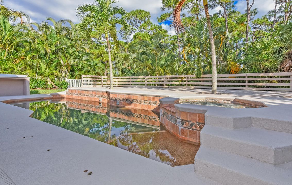 Active With Contract: $999,000 (5 beds, 4 baths, 3212 Square Feet)