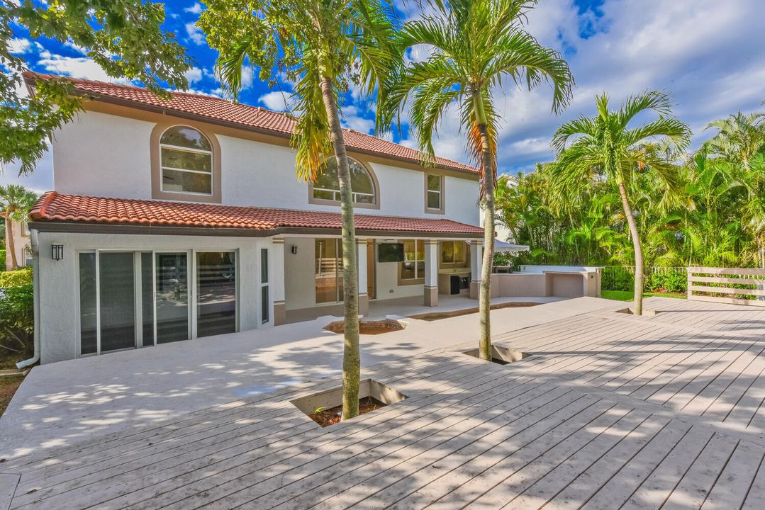 Active With Contract: $999,000 (5 beds, 4 baths, 3212 Square Feet)