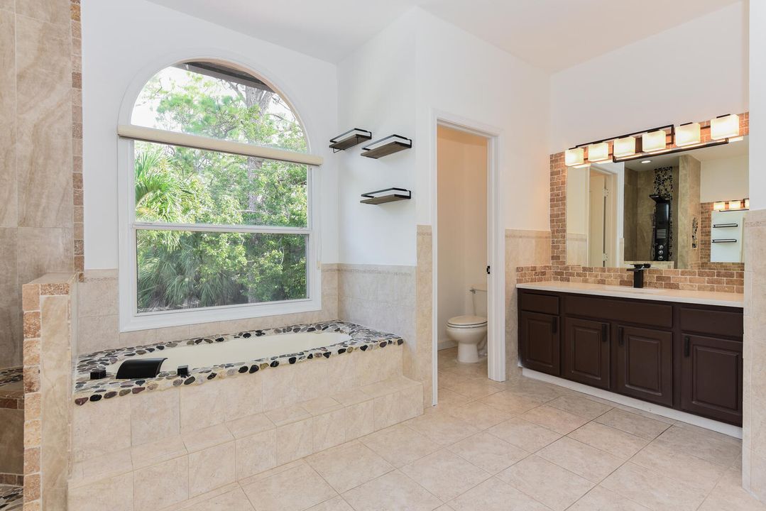 Active With Contract: $999,000 (5 beds, 4 baths, 3212 Square Feet)